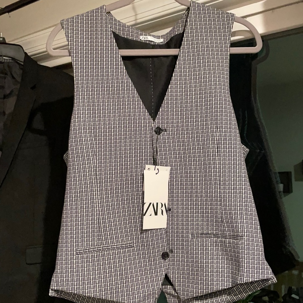 Zara men’s black and white vest M